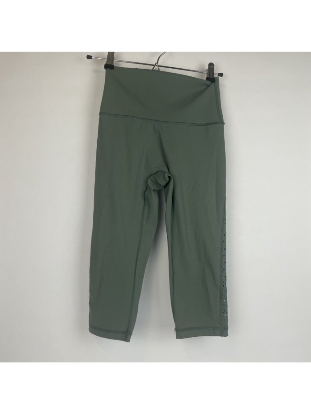 Aerie Women’s Green Gray Chill Play Move Capri Leggings Mid Rise Small - Picture 2 of 2